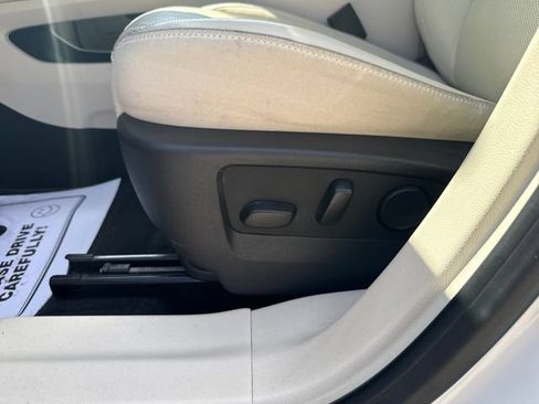 Used 2021 Buick Envision Essence w/ Technology Package I AWD/4WD image 19