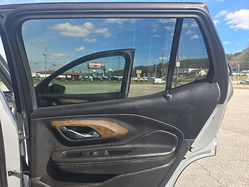 Used 2019 GMC Terrain SLE w/ Driver Convenience Package image 20