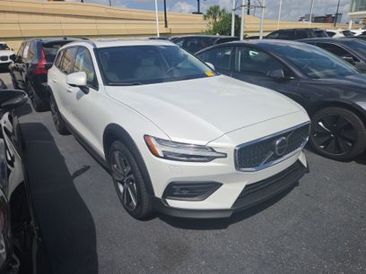 Used 2026 Volvo V60 B5 Cross Country Plus w/ Protection Package Premier