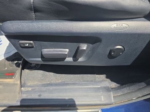 Used 2015 Toyota Tundra 4x4 CrewMax image 18