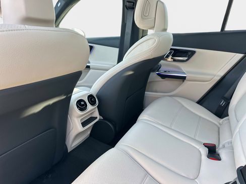 New 2026 Mercedes-Benz GLC 300 image 15