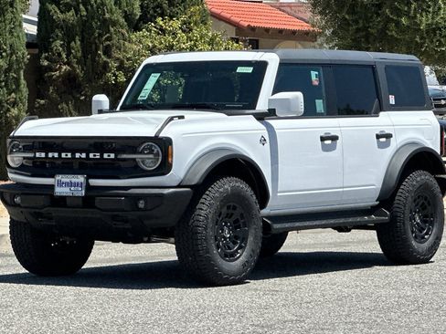 New 2026 Ford Bronco Outer Banks w/ Sasquatch Package AWD/4WD image 8