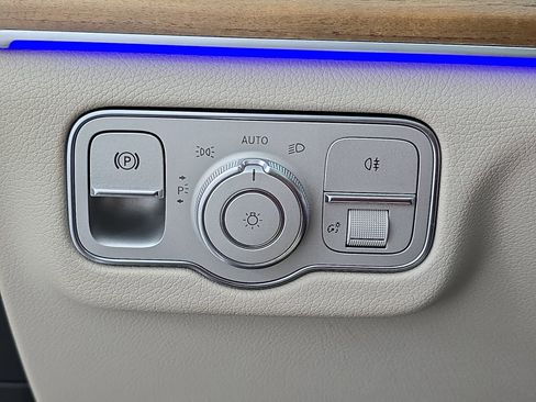 Certified 2022 Mercedes-Benz GLE 350 4MATIC w/ Premium Package image 26