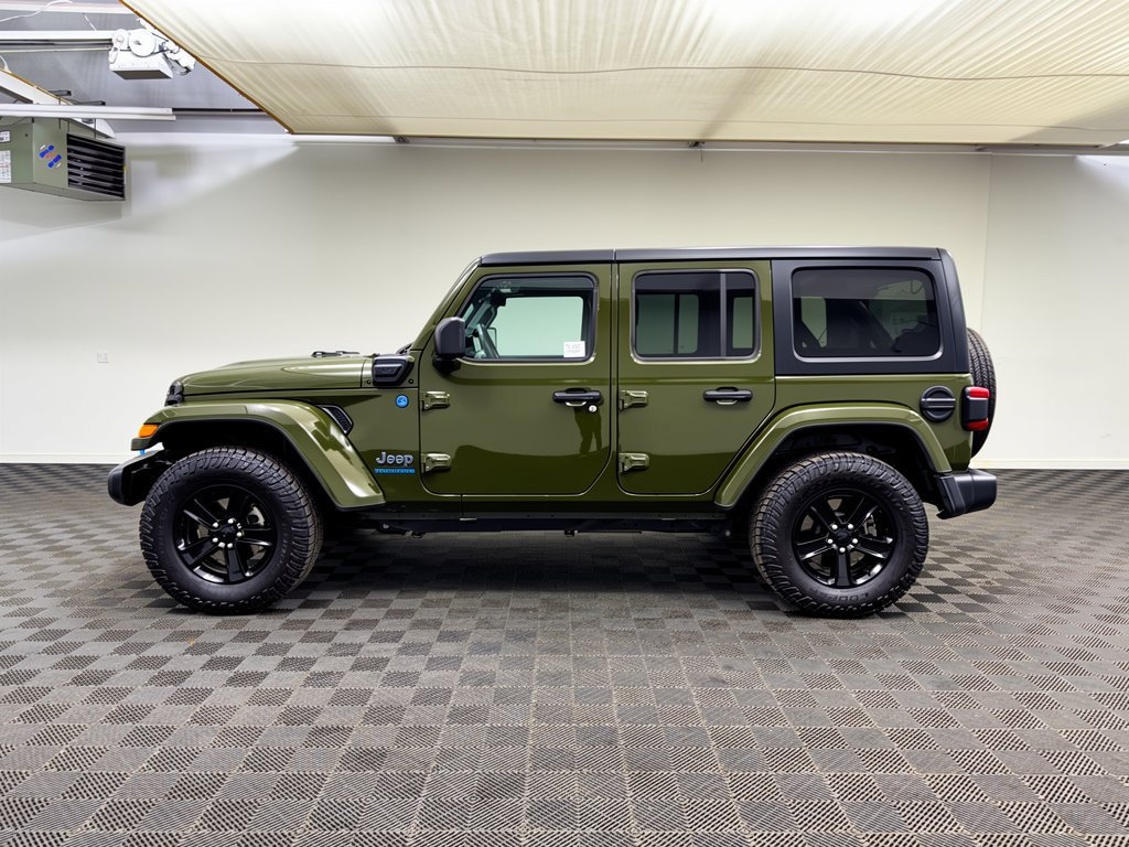 Used 2024 Jeep Wrangler Unlimited w/ Convenience Group AWD/4WD image 2
