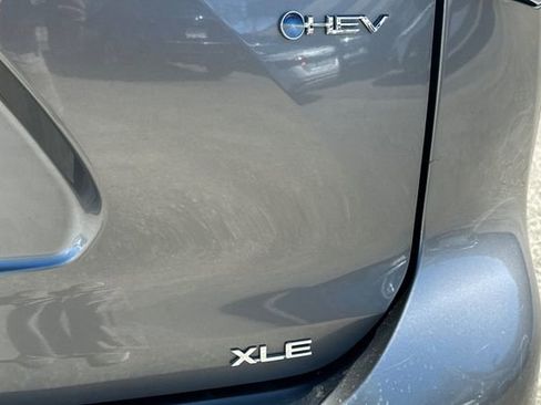 Used 2025 Toyota Highlander XLE image 29