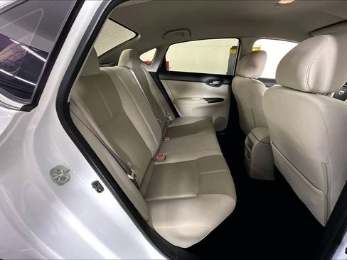 Used 2016 Nissan Sentra S image 17