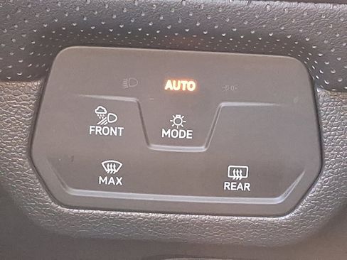 Used 2024 Volkswagen Atlas SEL image 27