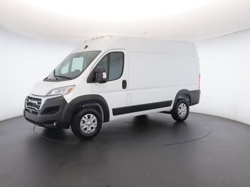 New 2024 RAM ProMaster 2500 w/ Quick Order Package 22G SLT image 39