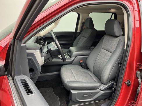 Used 2022 Ford Expedition XLT image 10