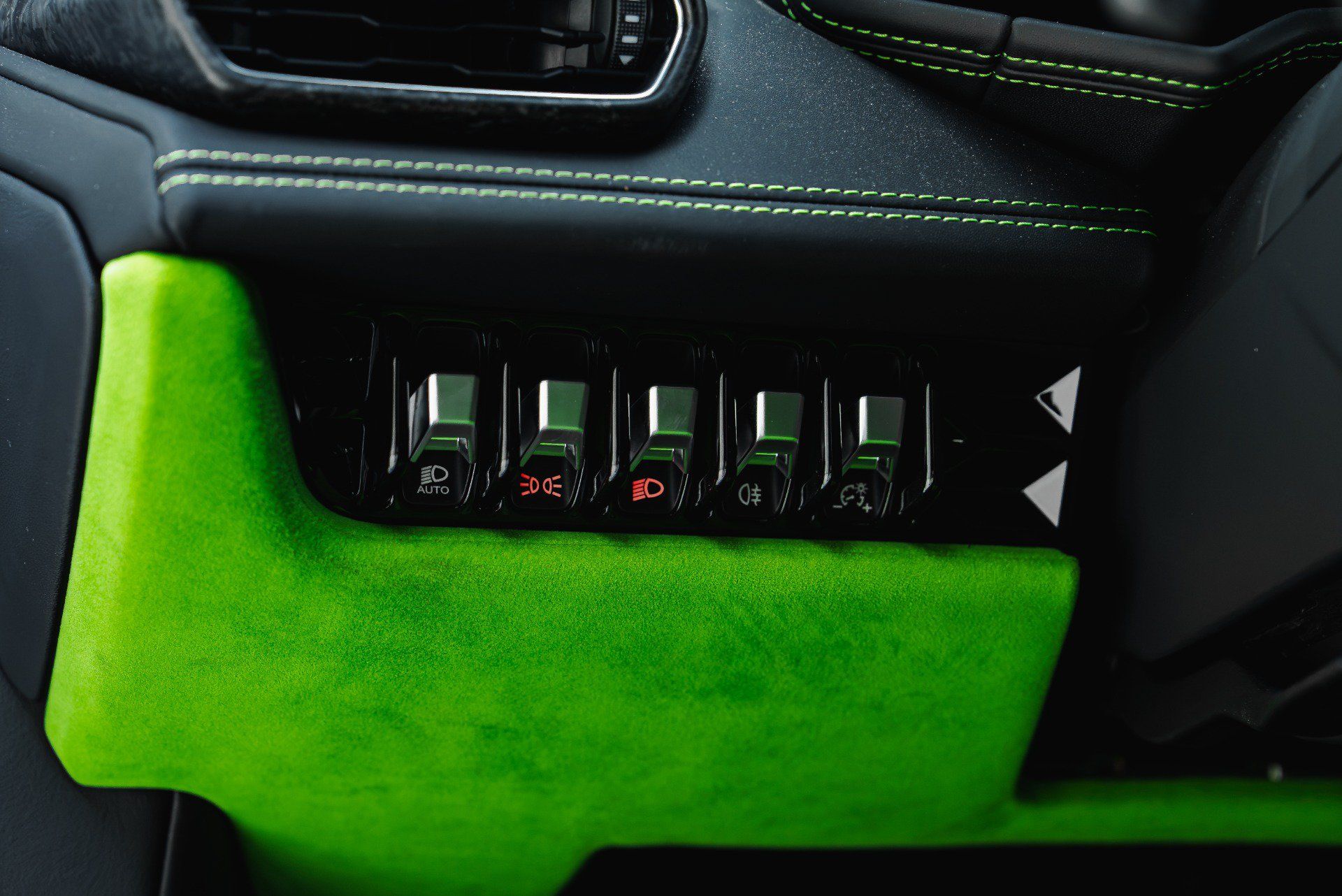 Used 2021 Lamborghini Huracan EVO RWD image 52