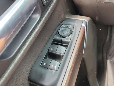 Used 2019 GMC Sierra 1500 SLT w/ SLT Premium Package AWD/4WD image 13