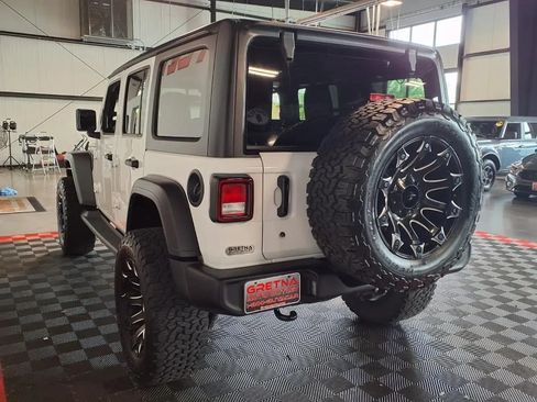 Used 2018 Jeep Wrangler Unlimited Sport S AWD/4WD image 4