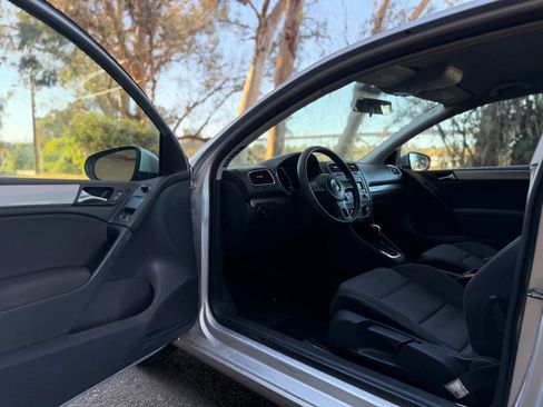 Used 2012 Volkswagen Golf 2-Door FWD image 7