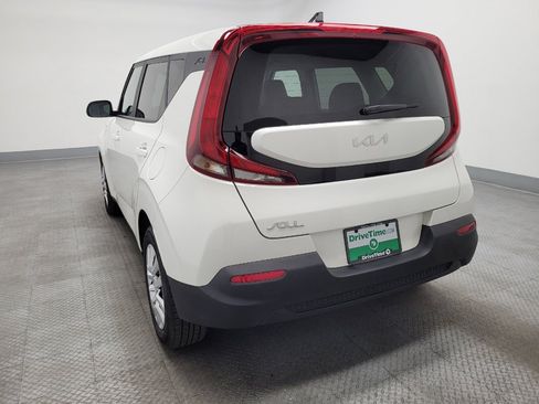 Used 2022 Kia Soul LX image 5