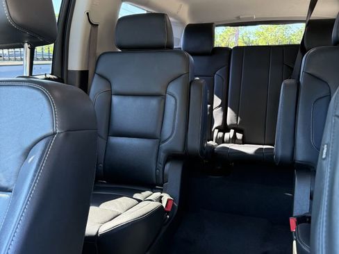 Used 2019 Chevrolet Suburban LT image 31