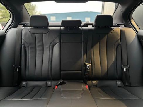 Used 2019 BMW 530i xDrive w/ M Sport Package image 53