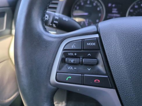 Used 2017 Hyundai Elantra Value Edition image 25