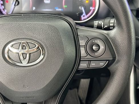 Used 2024 Toyota RAV4 XLE FWD image 20