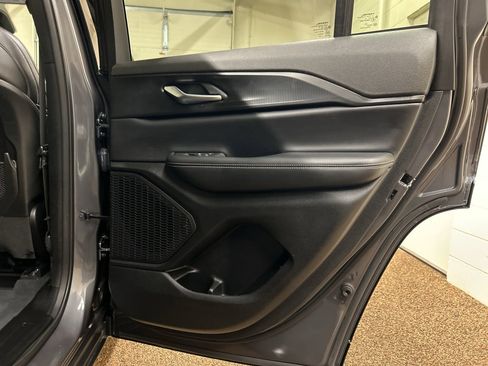 Used 2023 Jeep Grand Cherokee Altitude image 15