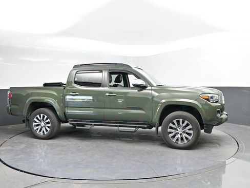 Used 2022 Toyota Tacoma Limited AWD/4WD image 3