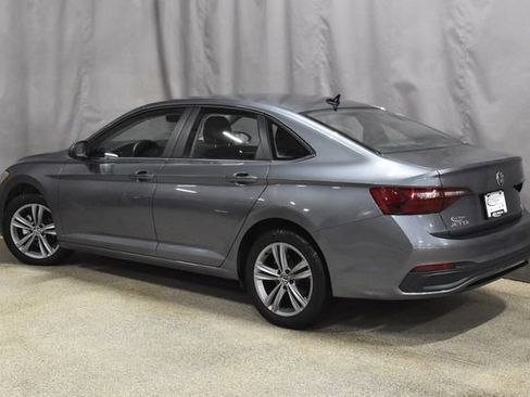 Used 2024 Volkswagen Jetta SE image 7