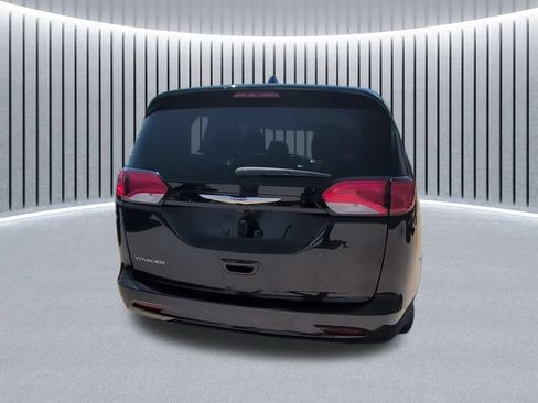 Used 2023 Chrysler Voyager LX FWD image 14
