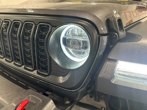 Used 2024 Jeep Wrangler Unlimited Rubicon w/ Dual Top Group AWD/4WD image 11