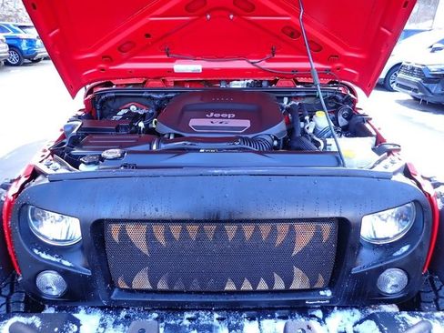 Used 2018 Jeep Wrangler Unlimited Sport image 13