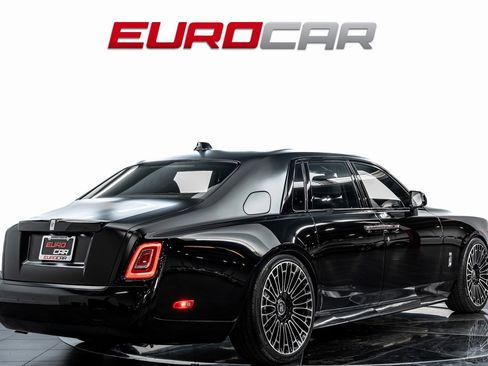 Used 2024 Rolls-Royce Phantom Sedan image 6