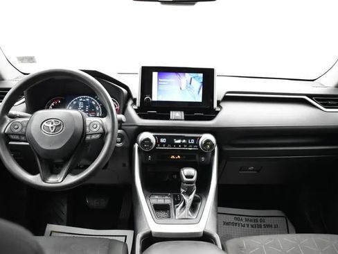 Used 2024 Toyota RAV4 XLE FWD image 19