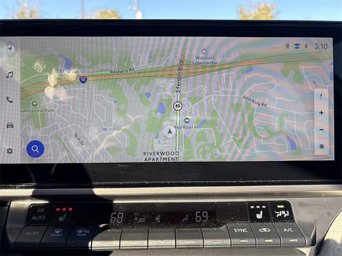 Used 2025 Toyota Camry XLE image 39