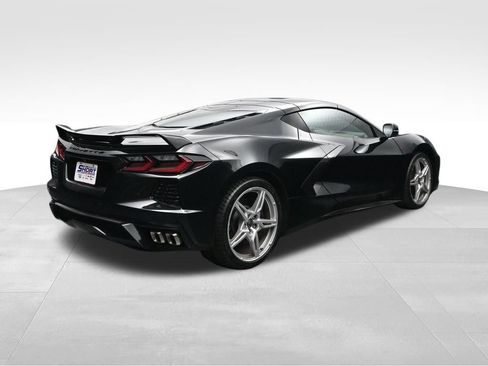Used 2021 Chevrolet Corvette Stingray Coupe w/ Z51 Performance Package RWD image 5