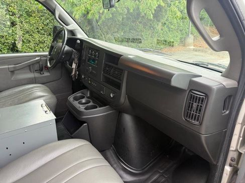 Used 2023 GMC Savana 2500 w/ Driver Convenience Package RWD image 26