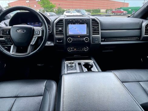 Used 2019 Ford Expedition XLT w/ Equipment Group 202A RWD image 16