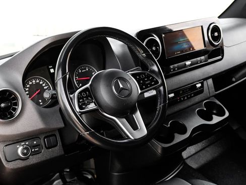 Used 2024 Mercedes-Benz Sprinter 2500 image 11