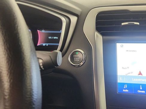 Used 2020 Ford Fusion SE image 13