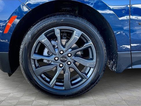 Used 2022 Chevrolet Equinox RS w/ Infotainment Package image 35