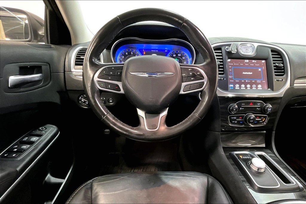 Used 2021 Chrysler 300 Touring L RWD image 6