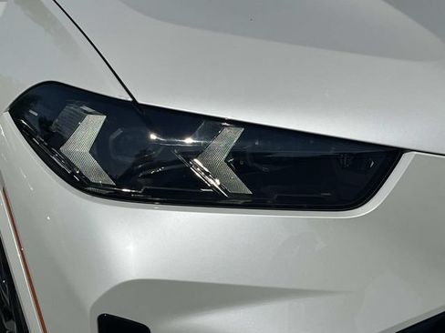 Used 2025 BMW X5 xDrive40i w/ Executive Package AWD/4WD image 9