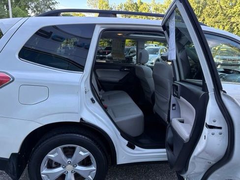 Used 2014 Subaru Forester 2.5i Touring AWD/4WD image 25