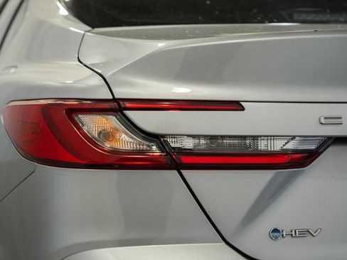 Used 2025 Toyota Camry LE FWD image 6