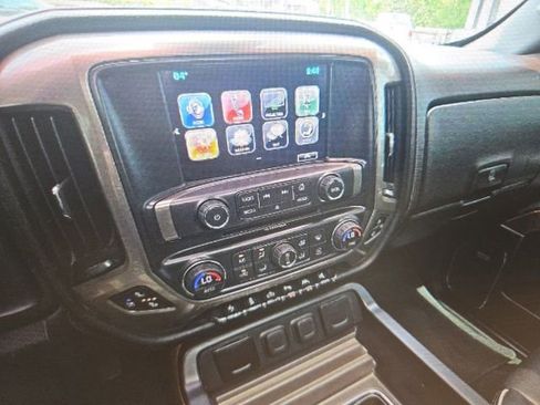 Used 2017 Chevrolet Silverado 1500 High Country AWD/4WD image 7