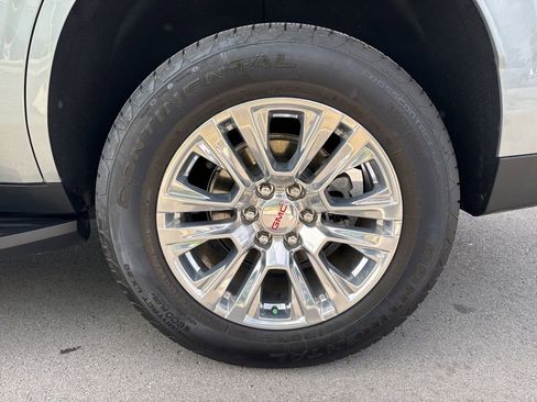Used 2025 GMC Yukon Denali AWD/4WD image 31