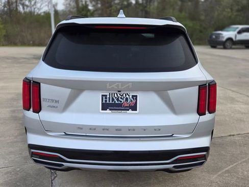 Used 2022 Kia Sorento SX image 4