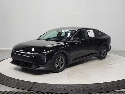 Used 2025 Kia K4 FWD image 3