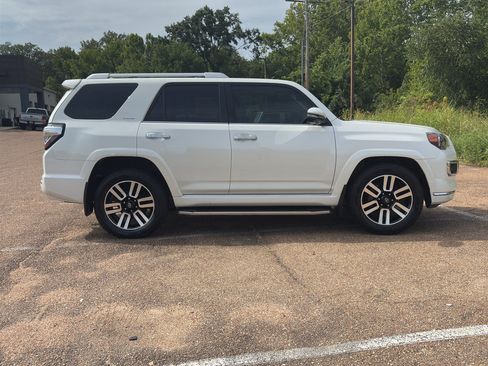 Used 2022 Toyota 4Runner Limited RWD image 3