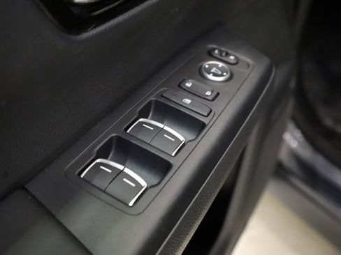 Used 2025 Honda CR-V EX-L image 18