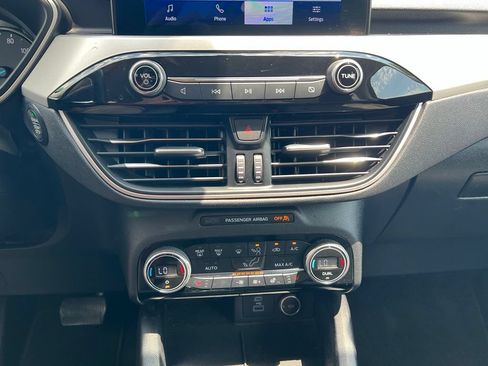 Used 2021 Ford Escape SE w/ SE Sport Appearance Package AWD/4WD image 32