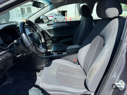 Used 2019 Hyundai Sonata SE image 2