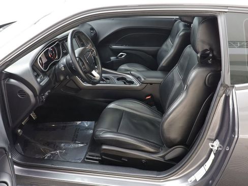 Used 2015 Dodge Challenger SXT Plus w/ Technology Group image 6